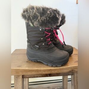 Kamik Black glittery Winter Snow Boots with Faux Fur and Pink Laces size 1